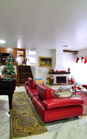 Casa à venda com 600m², 4 quartos e 6 vagasSala 1