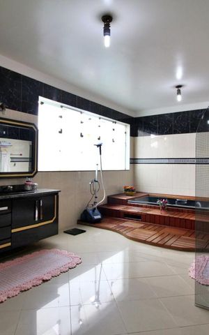 Casa à venda com 600m², 4 quartos e 6 vagasBanheiro da Suíte 1