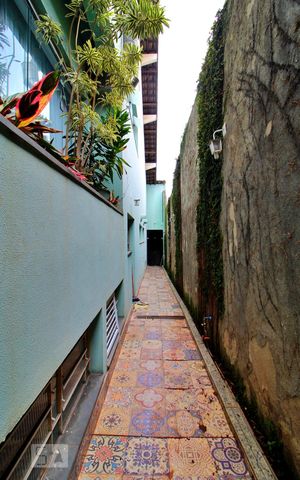 Casa à venda com 600m², 4 quartos e 6 vagasCorredor