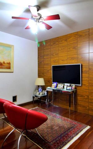 Casa à venda com 600m², 4 quartos e 6 vagasSala 2