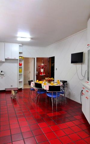 Casa à venda com 600m², 4 quartos e 6 vagasCozinha