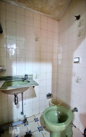 Casa à venda com 600m², 4 quartos e 6 vagasBanheiro de Serviço 1