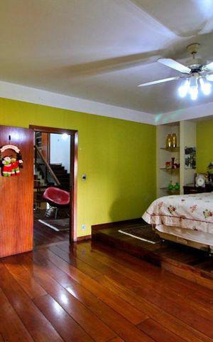 Casa à venda com 600m², 4 quartos e 6 vagasSuíte 1