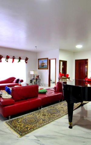 Casa à venda com 600m², 4 quartos e 6 vagasSala 1
