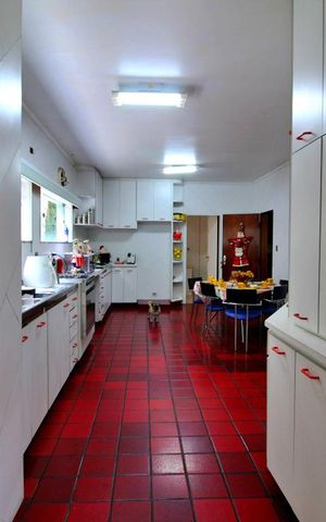 Casa à venda com 600m², 4 quartos e 6 vagasCozinha