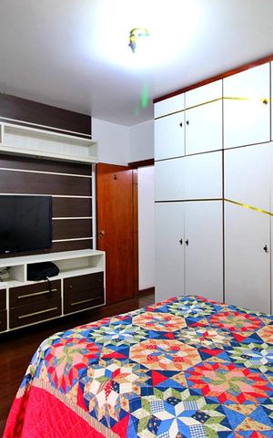 Casa à venda com 600m², 4 quartos e 6 vagasSuíte 2