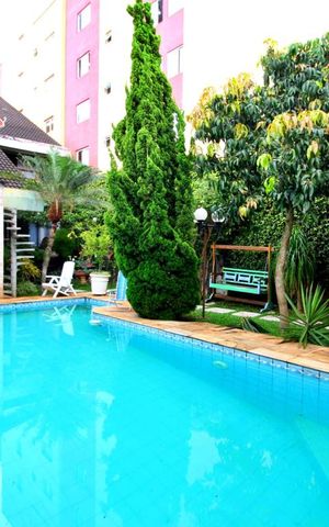 Casa à venda com 600m², 4 quartos e 6 vagasPiscina