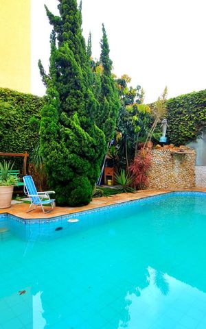 Casa à venda com 600m², 4 quartos e 6 vagasPiscina