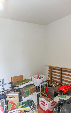 Casa à venda com 180m², 4 quartos e 2 vagas Casa à venda com 180m², 4 quartos e 2 vagasQuarto de Serviço