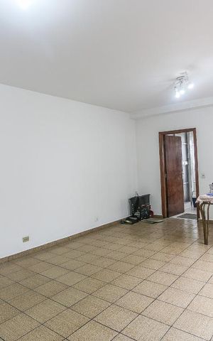Casa à venda com 180m², 4 quartos e 2 vagas Casa à venda com 180m², 4 quartos e 2 vagasSala de Jantar
