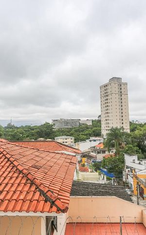 Casa à venda com 180m², 4 quartos e 2 vagas Casa à venda com 180m², 4 quartos e 2 vagasCozinha Vista
