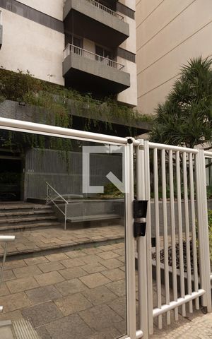 Apartamento à venda com 220m², 3 quartos e 3 vagas Apartamento à venda com 220m², 3 quartos e 3 vagasFachada e portaria