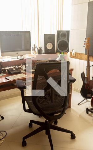 Apartamento à venda com 220m², 3 quartos e 3 vagas Apartamento à venda com 220m², 3 quartos e 3 vagasQuarto Suíte 2