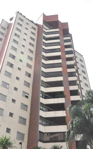Apartamento à venda com 170m², 4 quartos e 2 vagasFachada