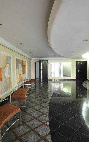 Apartamento à venda com 170m², 4 quartos e 2 vagasHall social