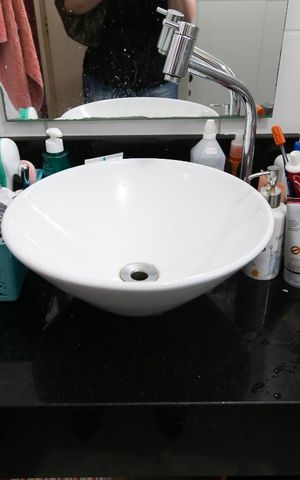 Apartamento à venda com 56m², 2 quartos e 1 vagaDetalhe banheiro