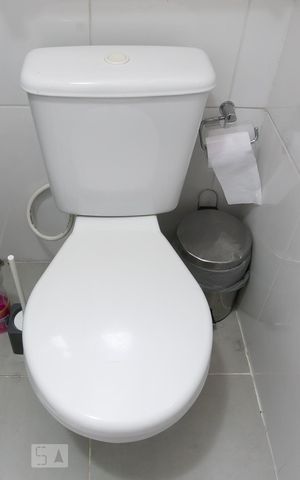Apartamento à venda com 56m², 2 quartos e 1 vagaDetalhe banheiro