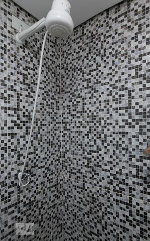 Apartamento à venda com 56m², 2 quartos e 1 vagaDetalhe banheiro