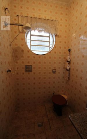 Casa à venda com 250m², 5 quartos e 4 vagasBanheiro