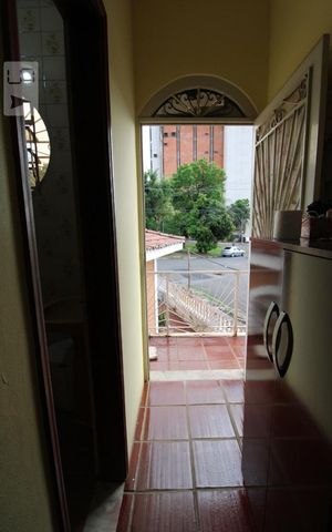 Casa à venda com 250m², 5 quartos e 4 vagasCorredor (piso superior)