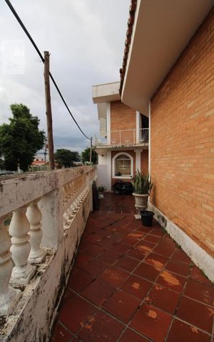 Casa à venda com 250m², 5 quartos e 4 vagasCorredor lateral 2