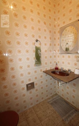 Casa à venda com 250m², 5 quartos e 4 vagasBanheiro