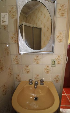 Casa à venda com 250m², 5 quartos e 4 vagasBanheiro (piso superior)