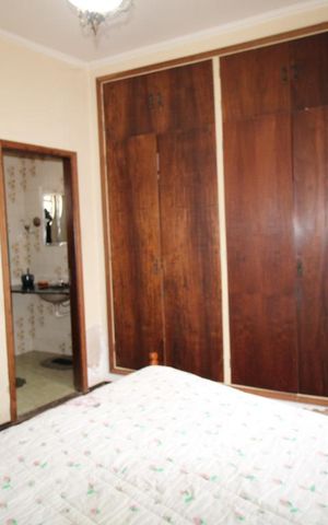 Casa à venda com 250m², 5 quartos e 4 vagasQuarto 2