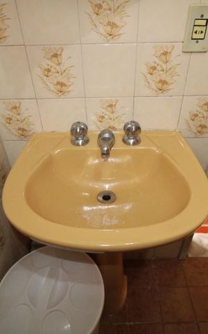 Casa à venda com 250m², 5 quartos e 4 vagasBanheiro (piso superior)