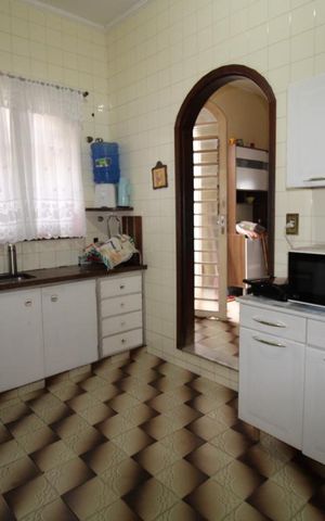 Casa à venda com 250m², 5 quartos e 4 vagasCozinha