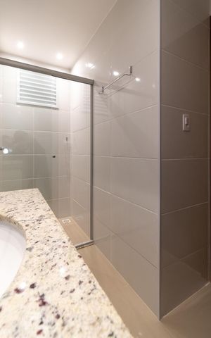 Apartamento para alugar com 69m², 2 quartos e 2 vagas Apartamento para alugar com 69m², 2 quartos e 2 vagasBanheiro da Suíte