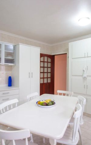 Casa à venda com 180m², 3 quartos e 2 vagasCozinha