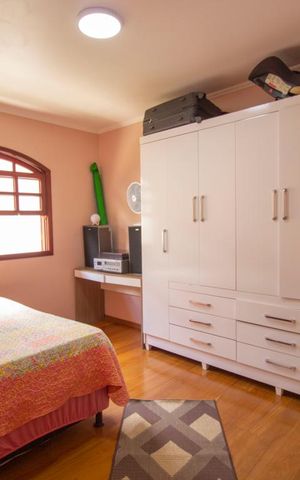 Casa à venda com 180m², 3 quartos e 2 vagasQuarto 1