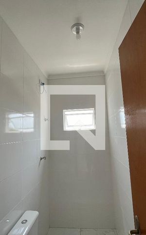 Casa de condomínio à venda com 58m², 2 quartos e 1 vagaBanheiro 1