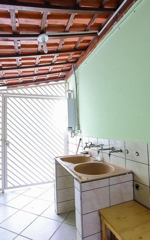Casa à venda com 320m², 3 quartos e 7 vagas Casa à venda com 320m², 3 quartos e 7 vagasArea de Serviço
