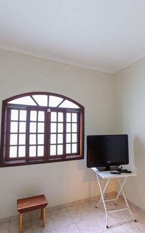 Casa à venda com 320m², 3 quartos e 7 vagas Casa à venda com 320m², 3 quartos e 7 vagasQuarto
