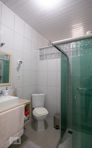 Casa à venda com 550m², 2 quartos e 50 vagasBanheiro 