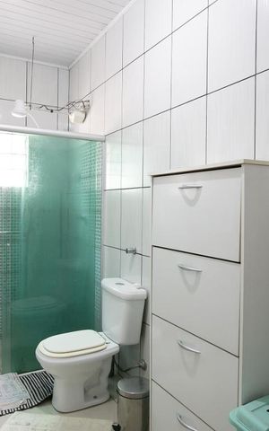 Casa à venda com 550m², 2 quartos e 50 vagasBanheiro da Suíte