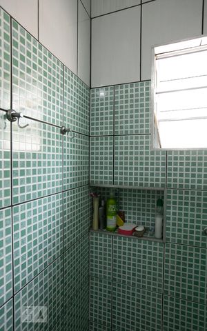 Casa à venda com 550m², 2 quartos e 50 vagasDetalhe banheiro