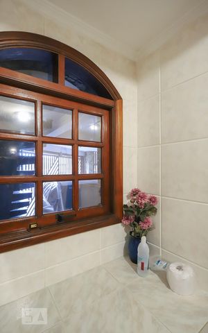 Casa à venda com 170m², 4 quartos e 2 vagas Casa à venda com 170m², 4 quartos e 2 vagasLavabo