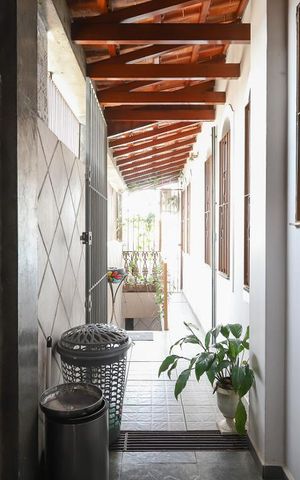 Casa à venda com 170m², 4 quartos e 2 vagas Casa à venda com 170m², 4 quartos e 2 vagasQuintal