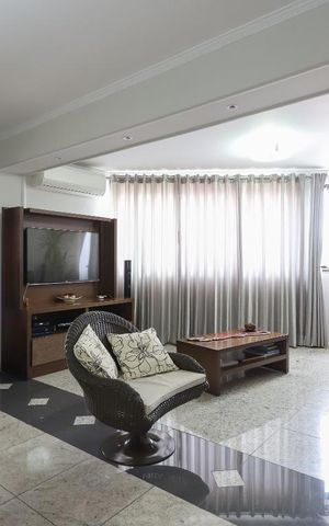 Casa à venda com 170m², 4 quartos e 2 vagas Casa à venda com 170m², 4 quartos e 2 vagasSala