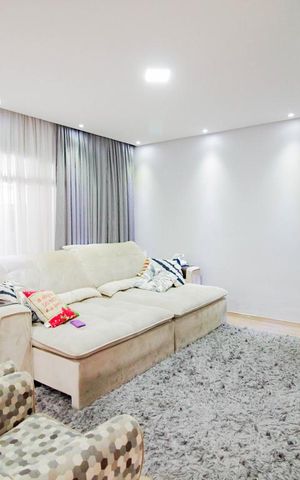 Casa à venda com 270m², 3 quartos e 2 vagas Casa à venda com 270m², 3 quartos e 2 vagasSala