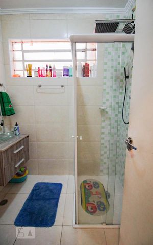 Casa à venda com 270m², 3 quartos e 2 vagas Casa à venda com 270m², 3 quartos e 2 vagasBanheiro