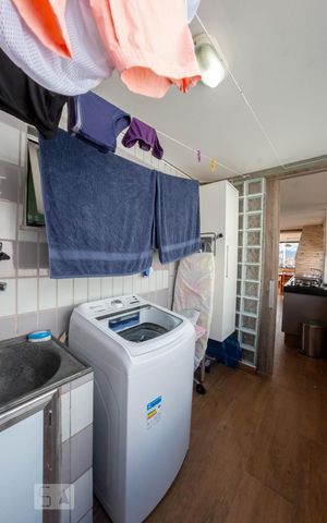 Apartamento à venda com 173m², 4 quartos e 2 vagasLavanderia