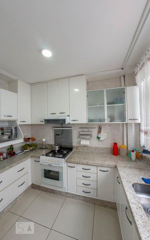 Apartamento à venda com 173m², 4 quartos e 2 vagasCozinha
