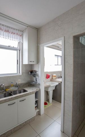 Apartamento à venda com 173m², 4 quartos e 2 vagasCozinha