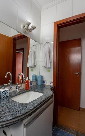 Apartamento à venda com 173m², 4 quartos e 2 vagasBanheiro Social