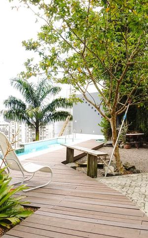 Casa à venda com 424m², 5 quartos e 4 vagasÁrea Externa - Jardim