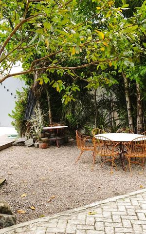 Casa à venda com 424m², 5 quartos e 4 vagasÁrea Externa - Jardim